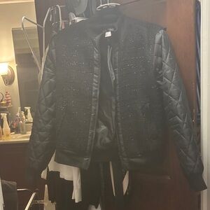 VENUS Black Quilted-Sleeve Bomber Jacket